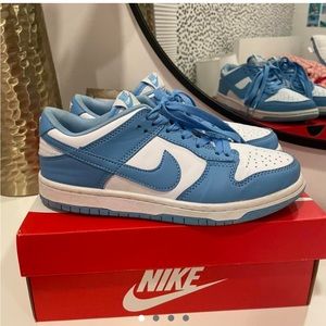 nike dunk low “university blue” unc